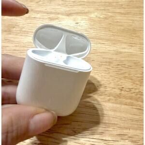 Apple AirPods 2nd Gen Charging Case Genuine Charger Only, Works